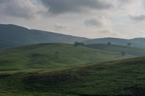 Jarní Krajina Západu Slunce Mraky Kopce Louky Horské Oblasti Zlatibor — Stock fotografie