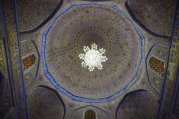 Semerkand, Özbekistan - 26 Nisan 2015: Asya fatih Tamerlane (olarak da bilinen Timur iç Gur Emir Türbesi)