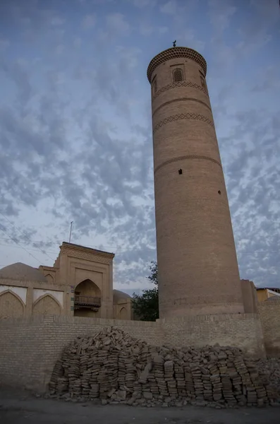 Minarete Palvan Kari Madrasa Khiva Uzbequistão — Fotografia de Stock