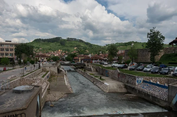 Novi Pazar Serbia Mai 2018 Stadtzentrum Mit Fluss Und Festungsruine — Stockfoto