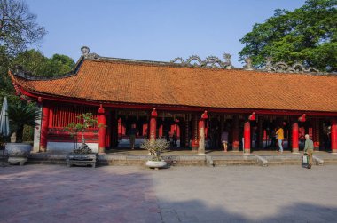 Hanoi, Vietnam - 1 Ocak 2015: Temple of Literature (Van Mieu) Hanoi, Vietnam için