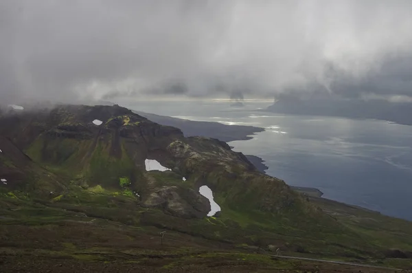 Reydarfjordur 的全景 最大的峡湾 冰岛东部 Nattmalahnjukur 安装视图 — 图库照片