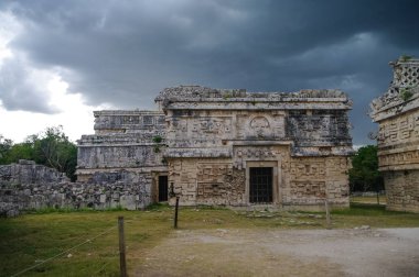 Rahibe manastırı (Edificio de las Monjas) Antik Maya şehri Chichen Itza, Meksika denilen bina