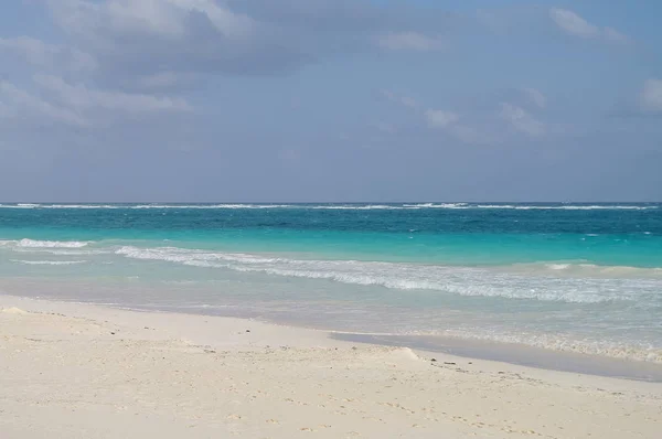 Playa Arena Blanca Olas Costa Del Mar Caribe México Riviera — Foto de Stock