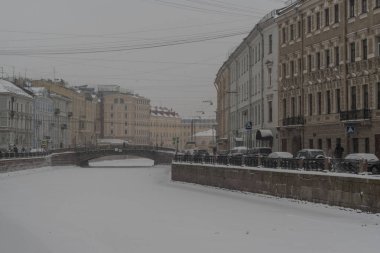 Moika nehir çıkabilir tarihi merkezi, Saint-Petersburg, Rusya görüntüleyin. Kar ve buz ile kış zaman.