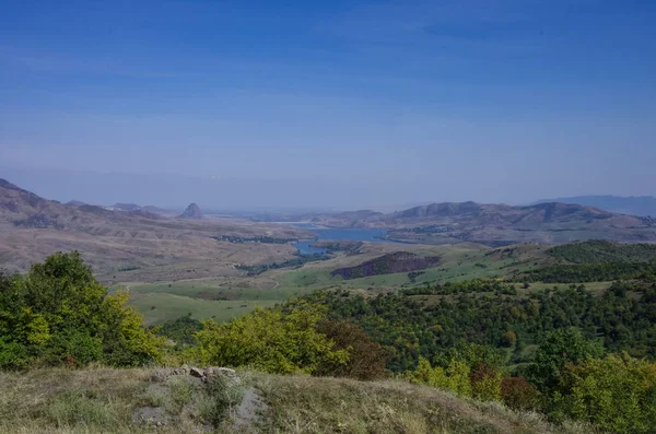 Vista al embalse de agua de Joghaz en la frontera entre Armenia y —  Fotos de Stock