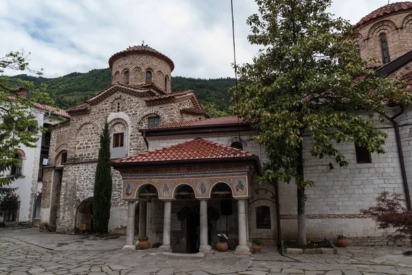 Edifícios no Mosteiro Medieval de Bachkovo Dormição da Mãe de Deus, Bulgária — Fotografia de Stock