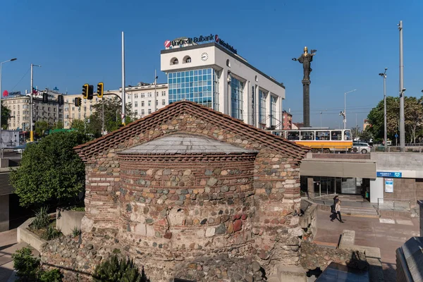 Alte orthodoxe Kirche des hl. Petka in der Stadt Sofia, Bulgarien — Stockfoto