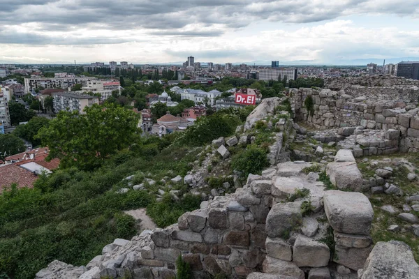  Filibe şehrindeki Nebet Tepe Tepesi'nin tepesindeki antik kale duvarının bir kısmı