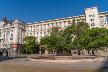  Atanas Burov Meydanı'nda Çeşme ile 