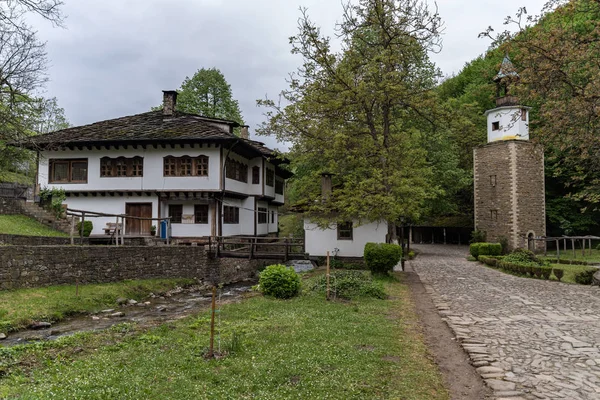 mimari etnografik kompleks 