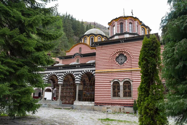 Rila Monastery, Bulgaria. The Rila Monastery is the largest and most famous Eastern Orthodox monastery in Bulgaria. — Stock Photo, Image