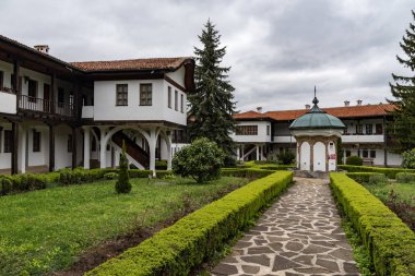 Sokolovo (Sokolski) Manastırı Kutsal Anne Varsayımı'ndaki Ortaçağ binaları, Gabrovo bölgesi, Bulgaristan