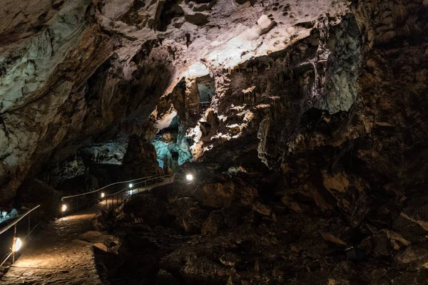 Bulgaristan 'ın kuzeybatısındaki Magura Mağarası, Vidin ilindeki Belogradchik' e yakın. — Stok fotoğraf