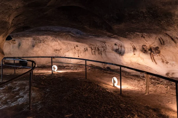Magura mağarasında tarih öncesi duvar çizimleri, Bulgaristan — Stok fotoğraf