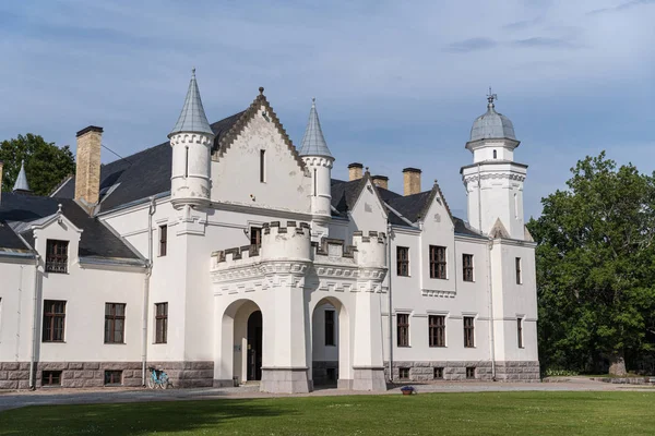Old manor house (1876-1885), know as Alatskivi Loss (castle). Alatskivi, Estonia, Baltic States, Europe — Stock Photo, Image