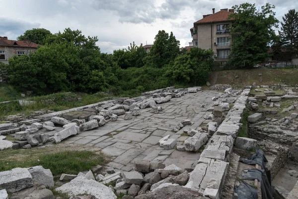 Ruinas de la puerta oriental de Filipópolis, Plovdiv, Bulgaria — Foto de Stock
