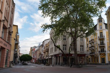 Plovdiv kentinde merkezi yaya caddesi Knyaz Alexander I Sabah görünümü, Bulgaristan