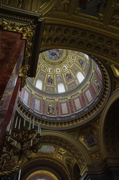   Budapeşte, Macaristan'da St Stephen Bazilikası İçişleri. Bazilikası Stephen onuruna adlandırılır - Macaristan'ın ilk Kralı