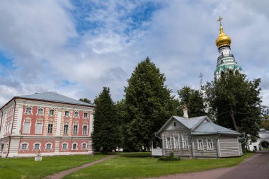 Joseph Corps (Altın Joseph odaları) ve Vologda Kremlin ve Ayasofya Katedrali çan kulesinde yazlık ev. Vologda, Rusya Federasyonu