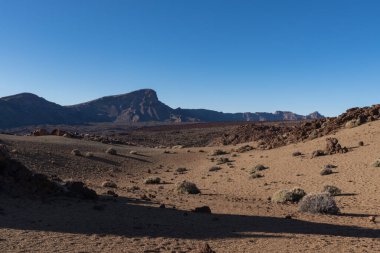 Montana Blanca Mirador las Minas de San Jose 'nin doğu yamaçlarında Teide Mount ile Mars manzarası. Teide Ulusal Parkı, Tenerife, Kanarya Adaları, İspanya