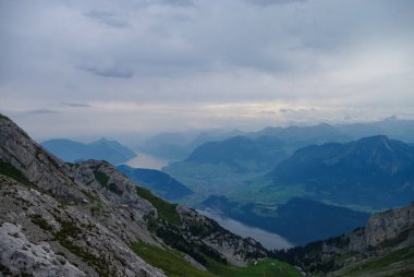 Lucerne Gölü (Vierwaldstattersee), Pilatus 'tan Rigi Dağı ve Buergerstock, İsviçre Alpleri, Orta İsviçre
