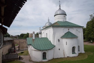 Izborsk kalesindeki Aziz Niklas antik ortodoks kilisesi. Izborsk, Pskov bölgesi, Rusya.