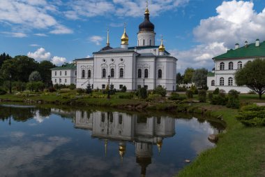 Spaso-Elizarovsky manastırı. Manastır Saint Eleazar (1386-1481) tarafından kurulmuştur. Elizarovo, Pskov Bölgesi, Rusya