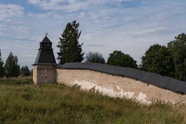 Zvěstovací Věž Hradbou Svaté Koleji Pskovo Pecherského Kláštera Pechory Rusko — Stock fotografie