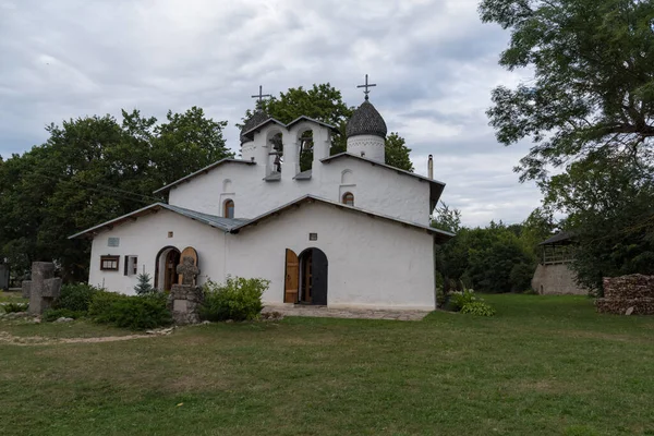 Iglesia Doble Intercesión Natividad Santísima Virgen Prolom Ciudad Pskov Fue — Foto de Stock
