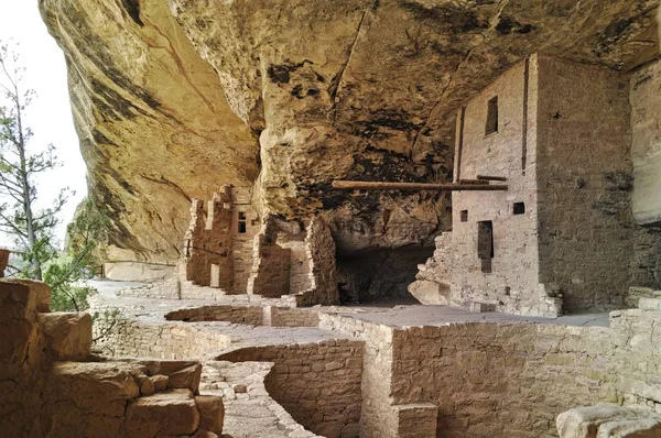 Mesa Verde Amerikan yerlilerinin eski binalar. ABD