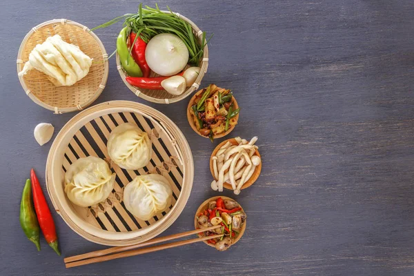 Traditionelle Snacks Der Chinesischen Küche Dim Sum Knödel Würzige Salate — Stockfoto