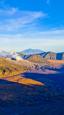 Bromo Dağı 'nın sabahki güzel manzarası, Bromo Ulusal Parkı, Tengger Semeru, Doğu Java, Endonezya
