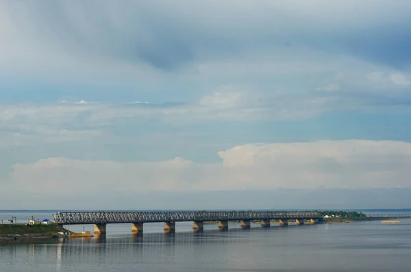 Sakinleştirici Güneş Işınları Ile Doğal Deniz Mavisi Arka Plan Beyaz — Stok fotoğraf