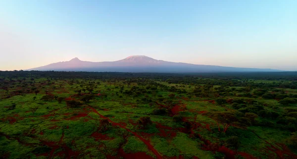 Aerial Panoramic View Mount Kilimanjaro Volcano Summit Covered Snow Lit — Stockfoto