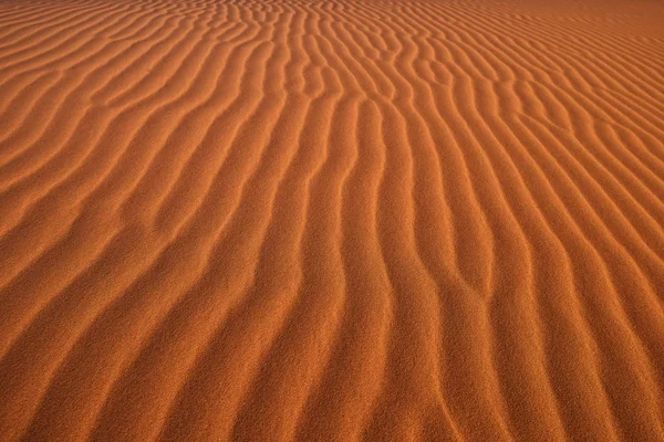 Structuur Van Woestijn Oppervlakte Van Rode Duin Met Zand Golven — Stockfoto