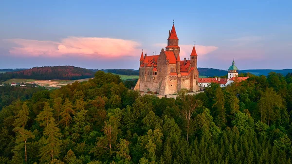 Vue Aérienne Sur Château Conte Fées Romantique Sur Une Colline — Photo