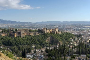 En büyük Arapça anıt, Endülüs, Granada Elhamra güzel kez bakıldı
