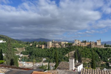 En büyük Arapça anıt, Endülüs, Granada Elhamra güzel kez bakıldı