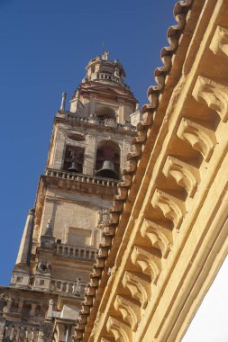 Cordoba Camii Dış, Endülüs