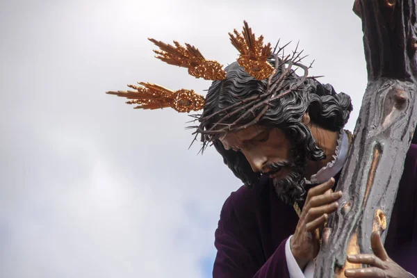 耶稣在十字架上 圣周在塞维利亚 兄弟会的圣罗克 — 图库照片