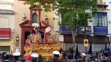 Triana 'nın Umudu Kardeşliğinin Gizemli Adımları, Sevilla' da Kutsal Hafta