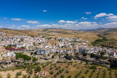 Endülüs 'ün güzel Alhama de Granada kasabası manzarası
