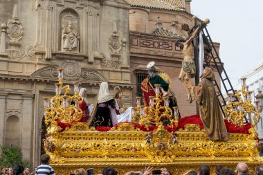 Üçlü Kardeşlik, Sevilla 'da Kutsal Hafta