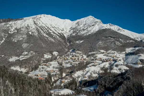 降雪后的山村 — 图库照片