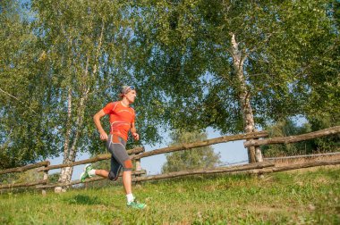 vücudun fiziksel aktivite yaparak formda