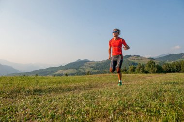 vücudun fiziksel aktivite yaparak formda