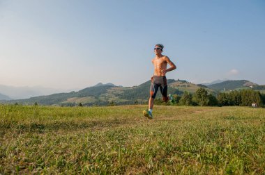 vücudun fiziksel aktivite yaparak formda