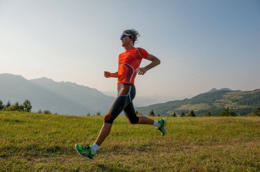 vücudun fiziksel aktivite yaparak formda