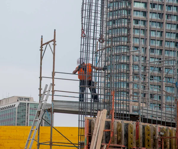 Milaan Italië September2014 Worker Bereidt Zich Voor Gewapend Beton — Stockfoto